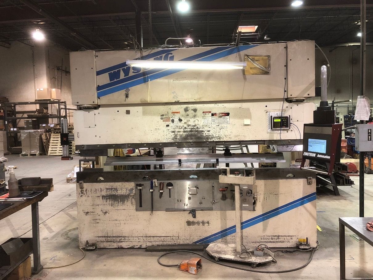 Enu630T CNC control upgraded to Wysong press brake. Multi-axes, easy to program. Online support. Control retrofit solutions for Wysong press brakes.