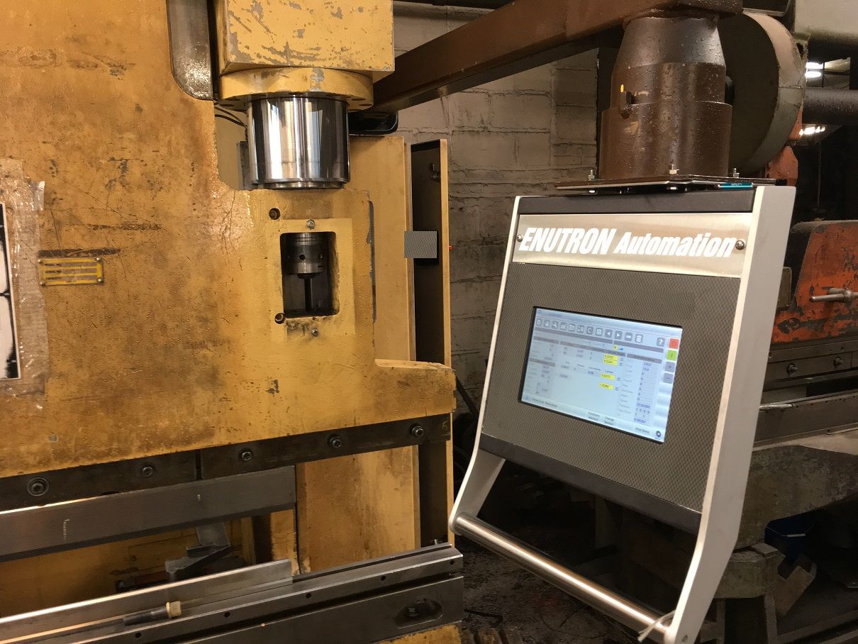 Press brake controls for all CompuFORM press brakes. CNC retrofit control for Wysong press brakes. Enu630T installed on CompuFORM press brake.